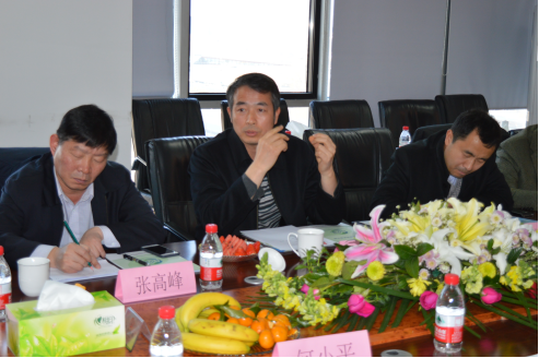 北京市工商聯(lián)佘運(yùn)副主席(中)、張峰處長(zhǎng)(左)，北京市統(tǒng)戰(zhàn)部曹杰處長(zhǎng)(右)